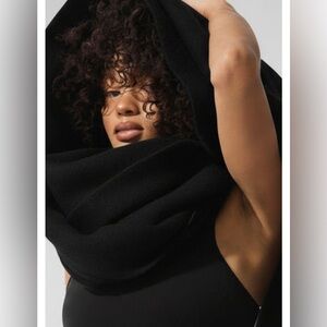NIP - Merino Wool Oversized Scarf